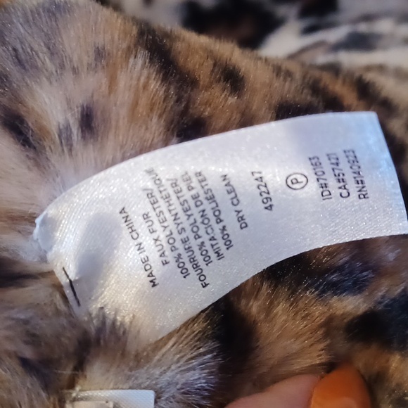 LOFT Faux Fur Animal Print Scarf/Wrap - Picture 5 of 5